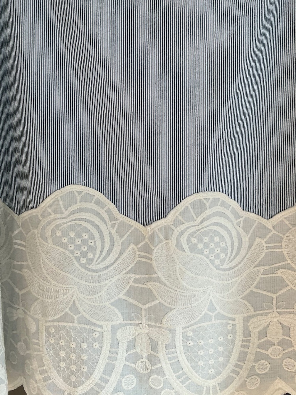 Anthropologie snak Blue White Pinstripe Cotton Skirt Lace Border SZ 6 - Picture 4 of 8